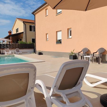 Apartments Oleander Lovrecica-Residence With Pool Lovrečica Exterior foto
